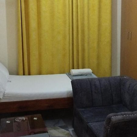 Divine Studio Bed & Breakfast มอมบาซา ภายนอก รูปภาพ