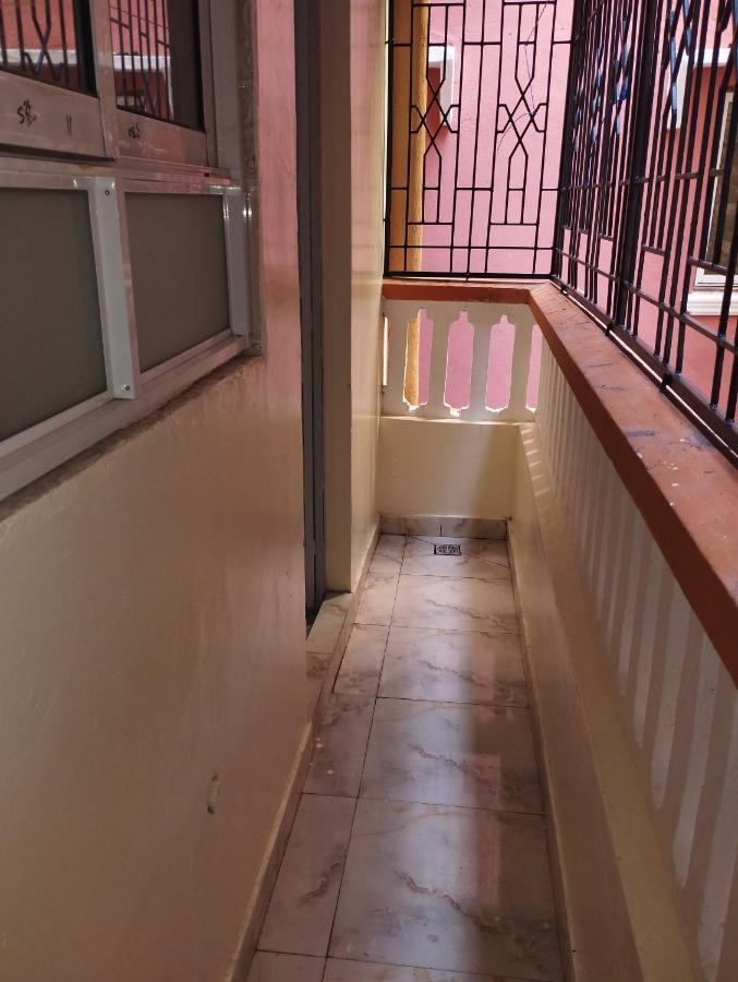 Divine Studio Bed & Breakfast มอมบาซา ภายนอก รูปภาพ